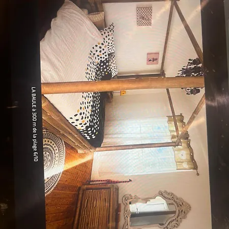 Bauloise A 200 M De La Villa *